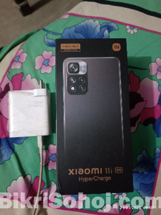 Xiaomi 11i 8gb ram 128gb room